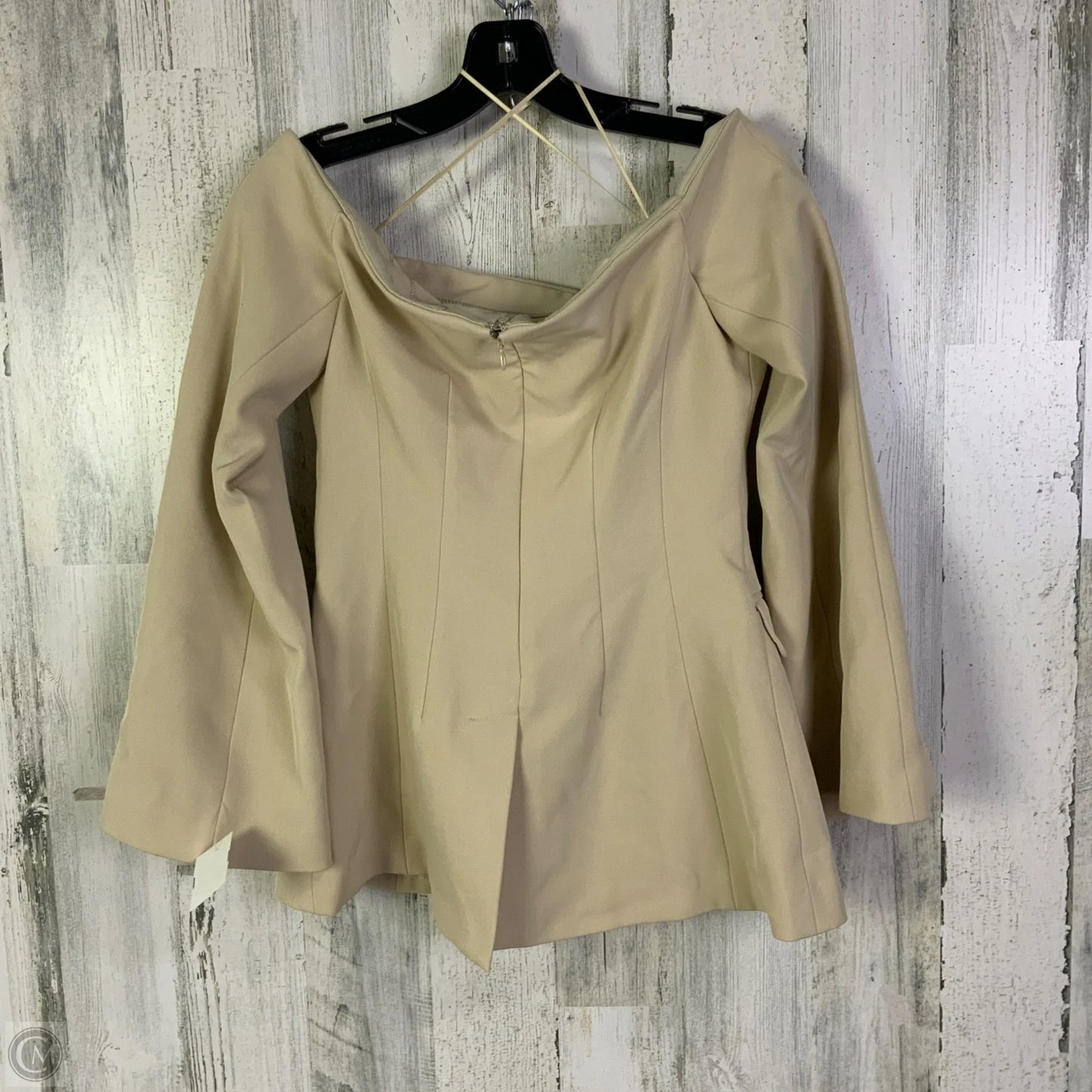 Top Long Sleeve By Tuckernuck In Cream, Size: S