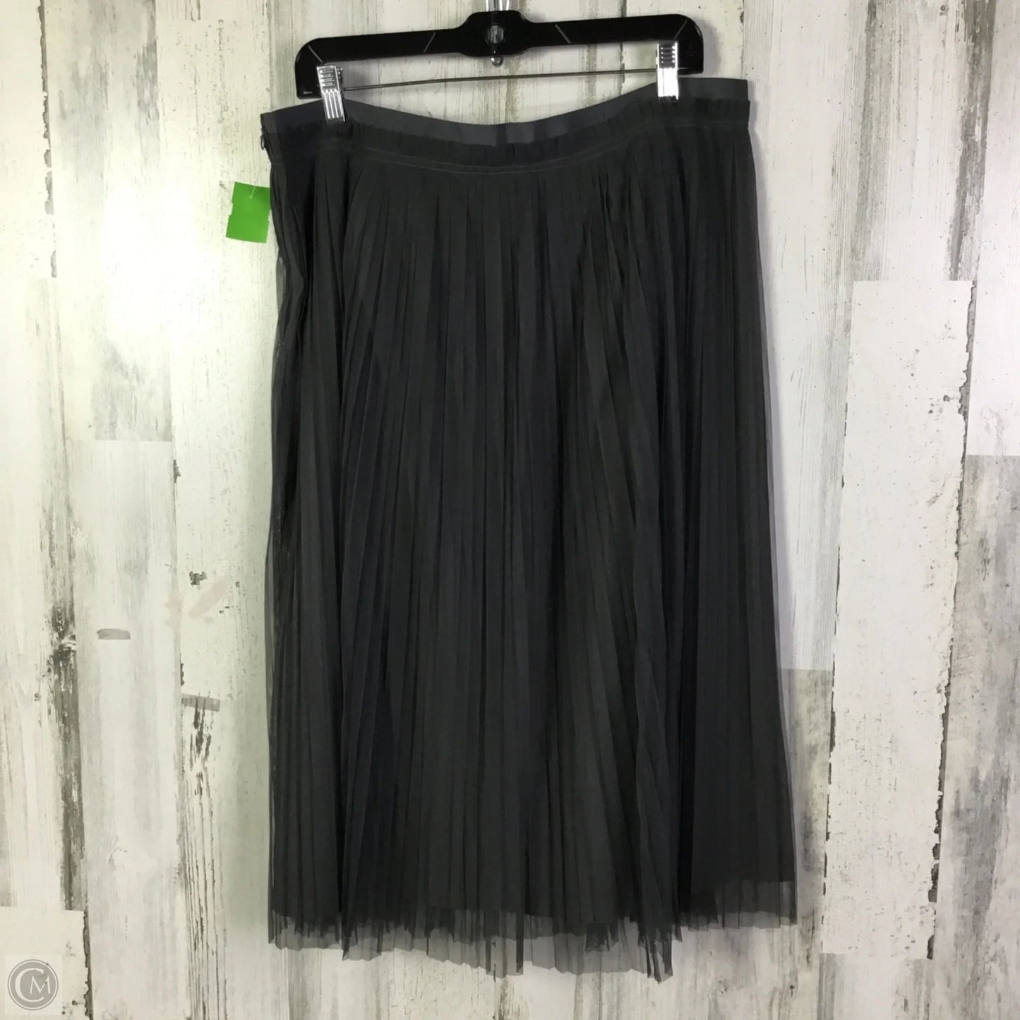 Skirt Midi By Banana Republic In Grey, Size: 14