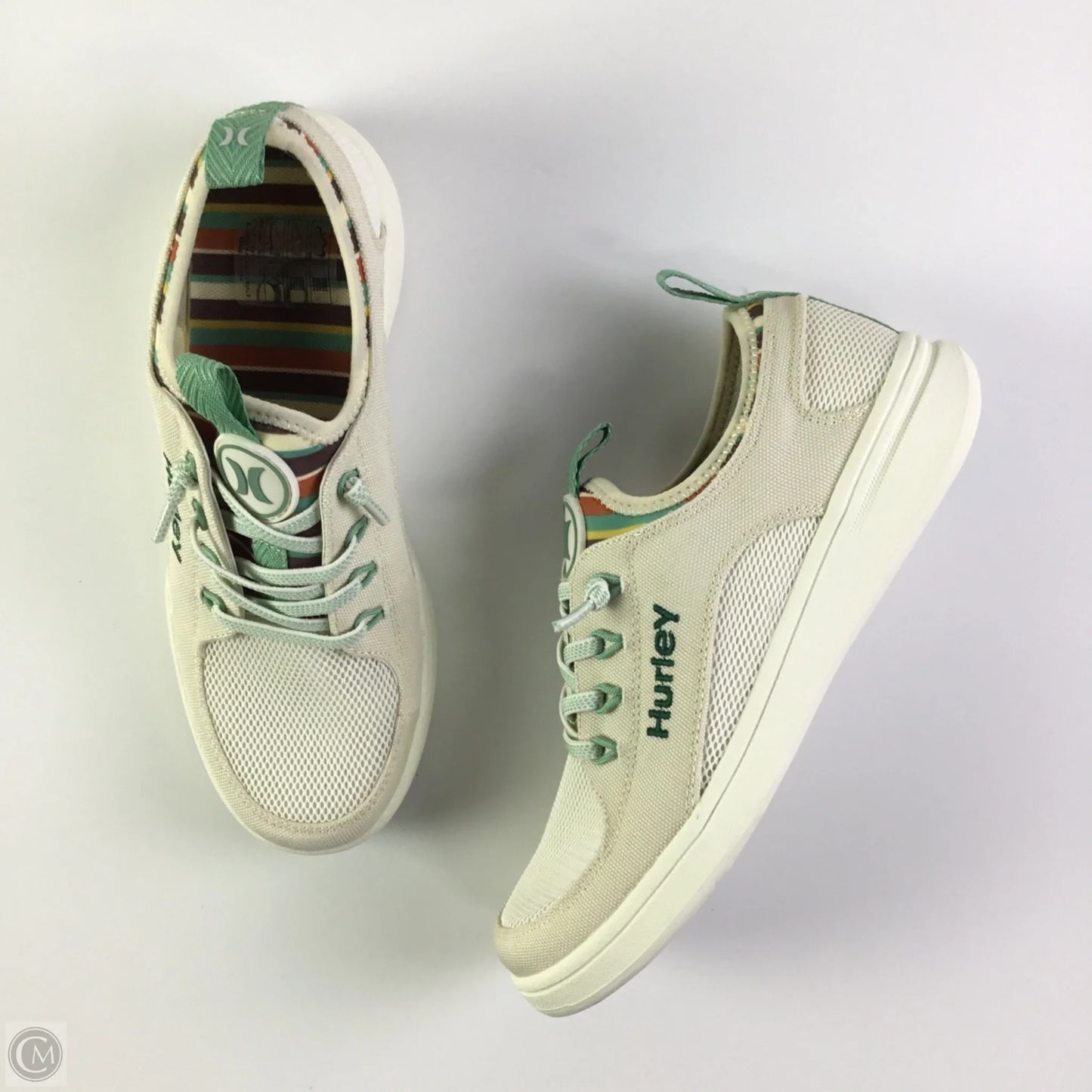 Shoes Sneakers By Clothes Mentor In Cream, Size: 6