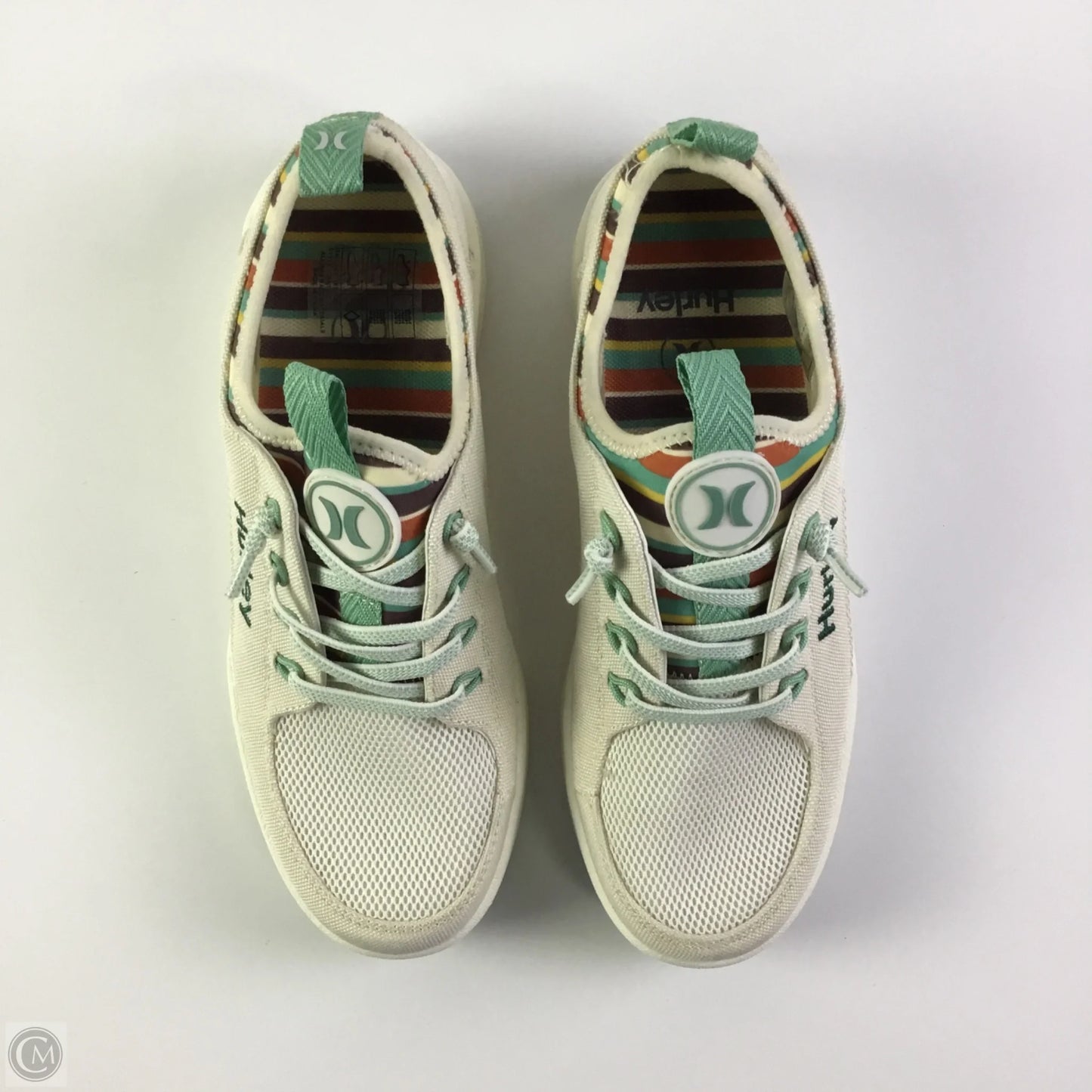 Shoes Sneakers By Clothes Mentor In Cream, Size: 6