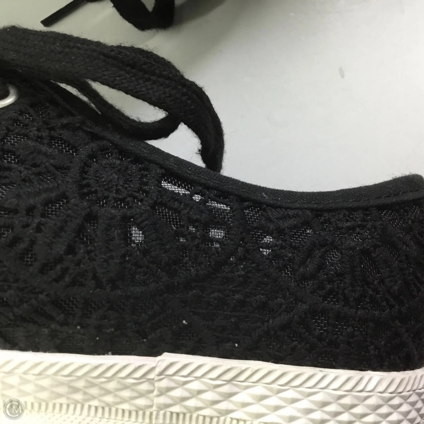 Shoes Sneakers By Clothes Mentor In Black, Size: 9