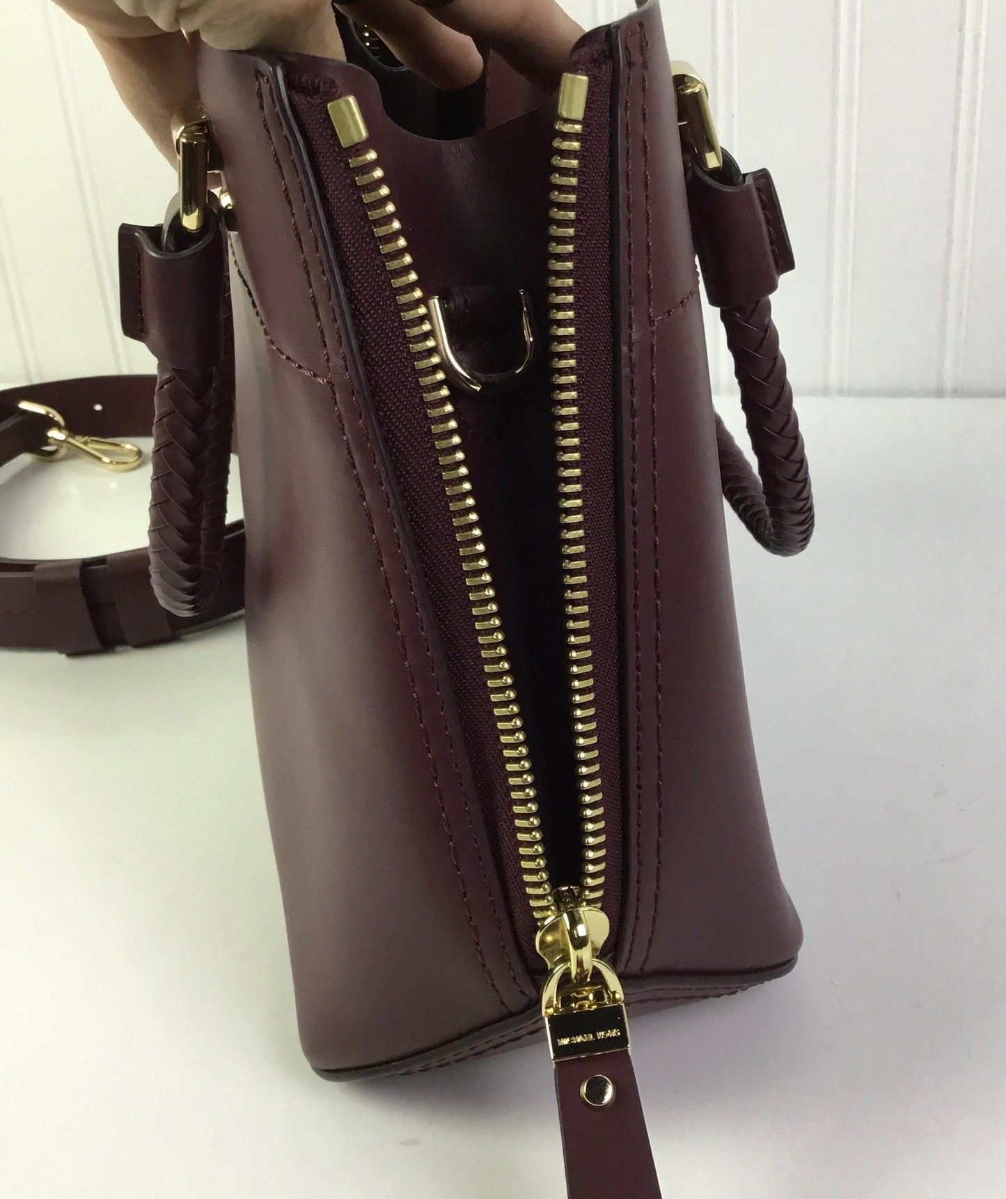 Handbag Designer By Michael Kors In Maroon, Size:Small