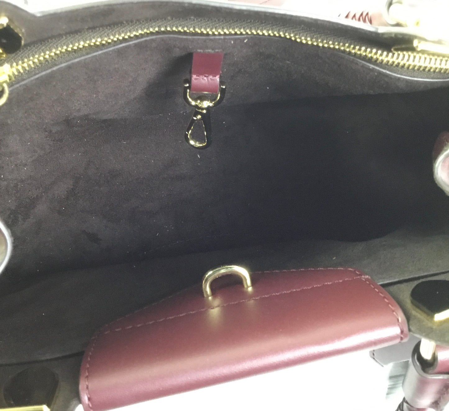 Handbag Designer By Michael Kors In Maroon, Size:Small