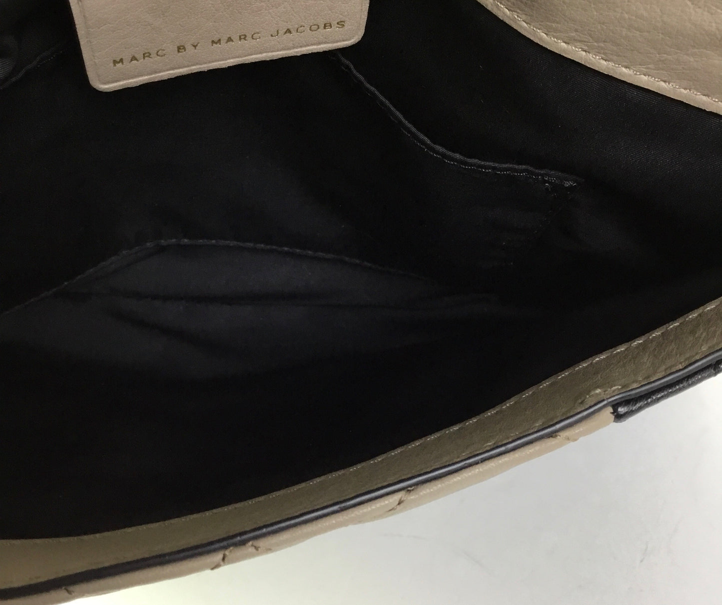 Crossbody Designer By Marc By Marc Jacobs In Black & Cream, Size:Small