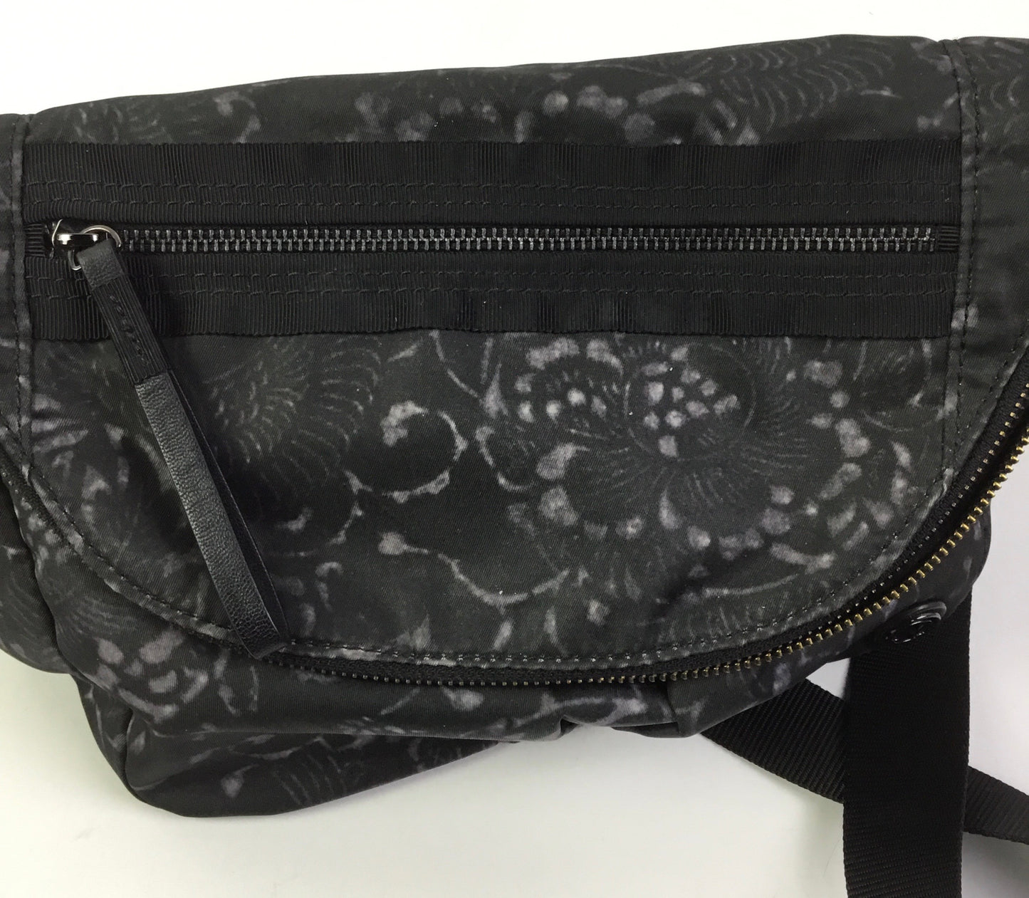 Belt Bag By Lululemon, Size: Large