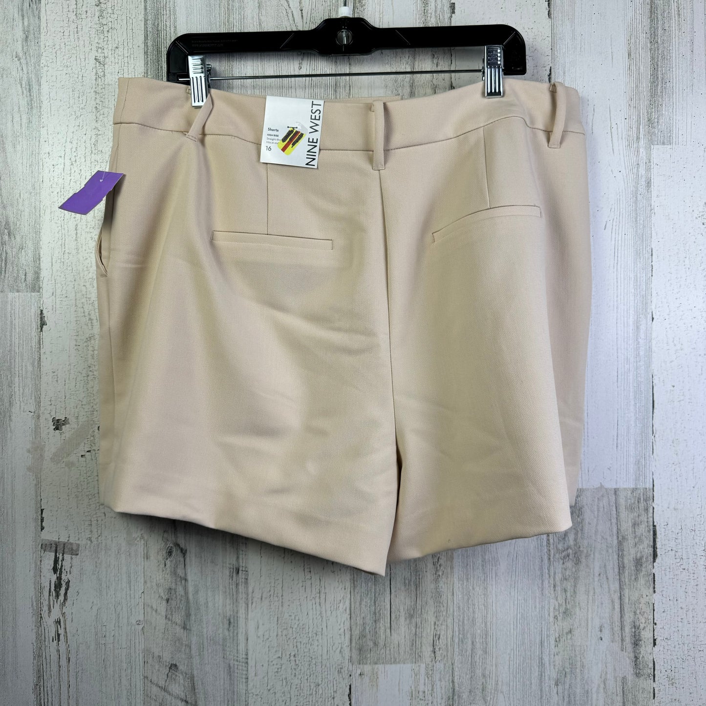 Beige Shorts Nine West, Size 16