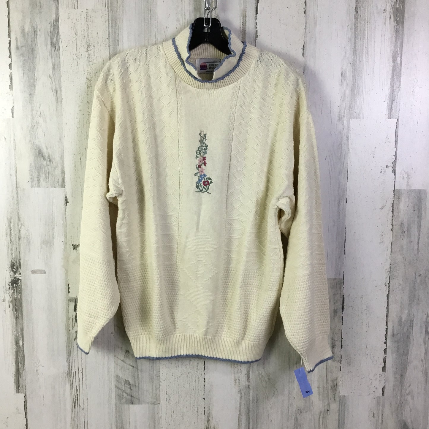 Sweater By Clothes Mentor In Cream, Size: L