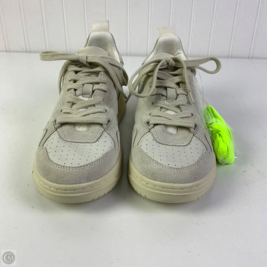Shoes Sneakers By Steve Madden In Cream, Size: 10
