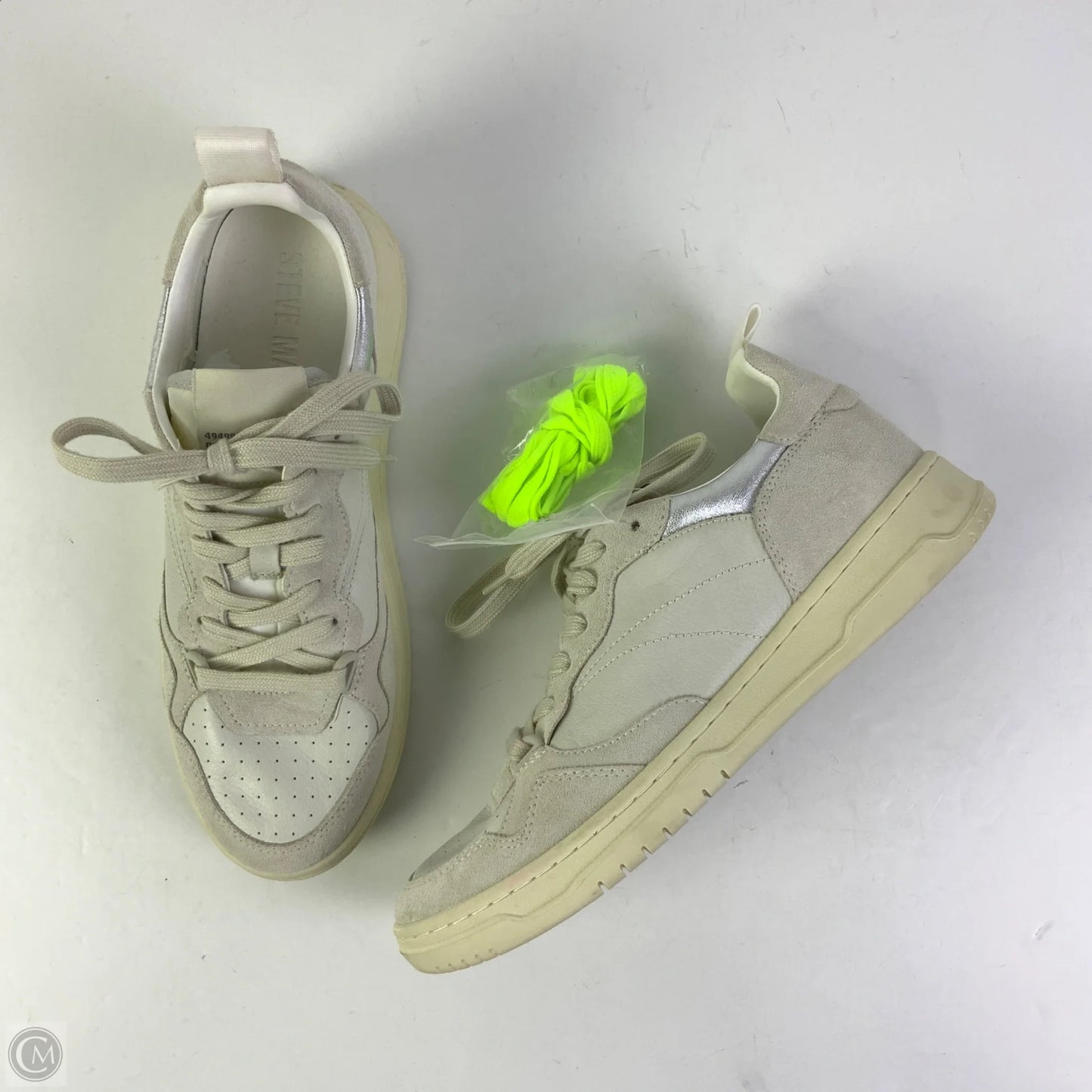 Shoes Sneakers By Steve Madden In Cream, Size: 10