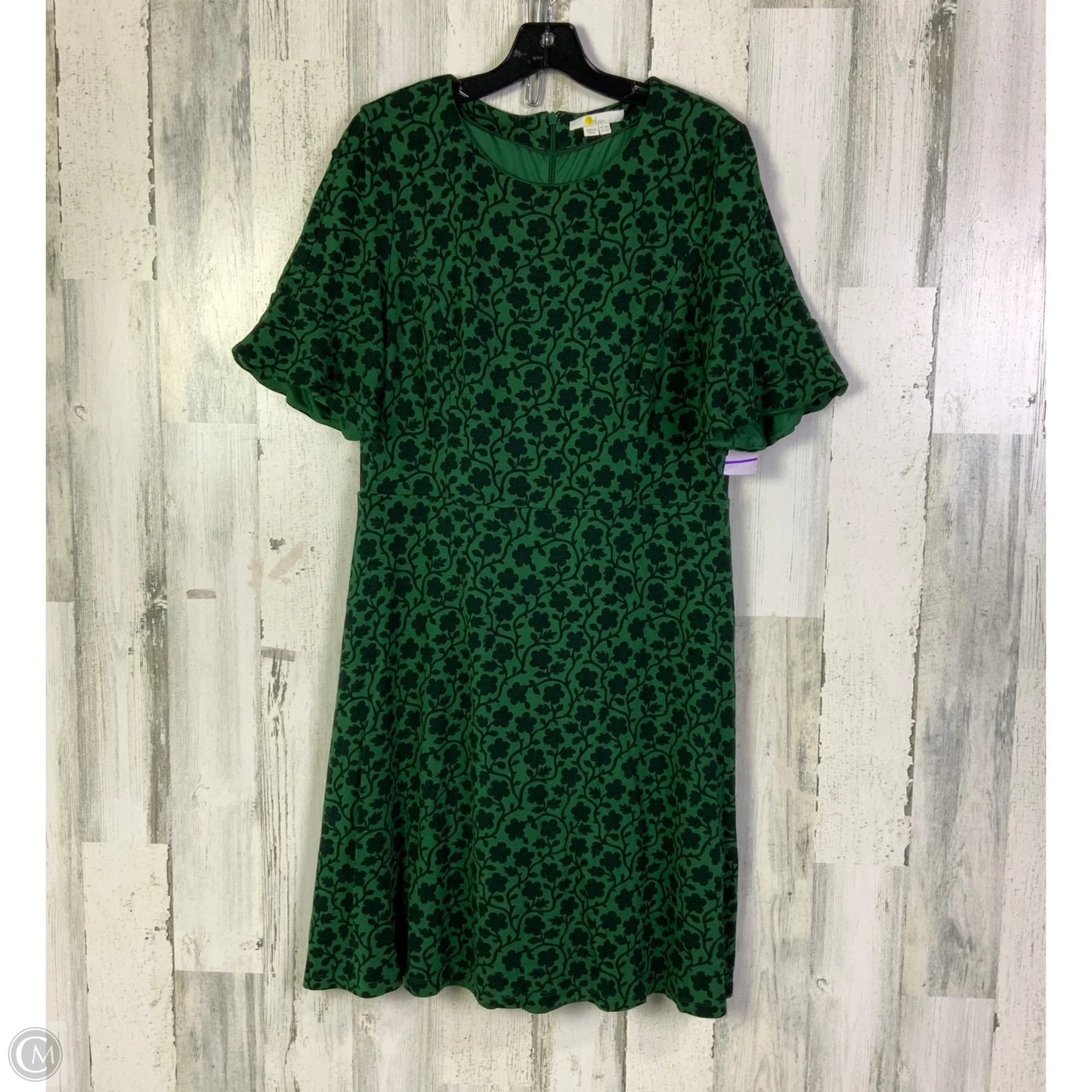 Dress Casual Short By Boden In Green, Size: L