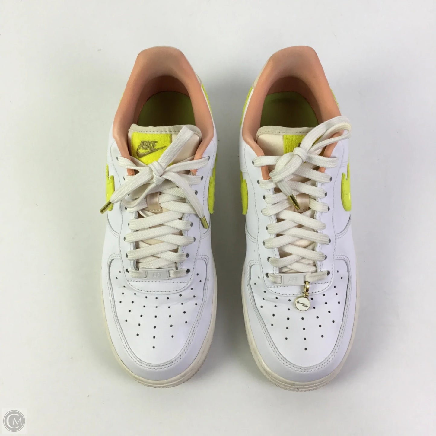 Shoes Athletic By Nike In White & Yellow, Size: 9.5