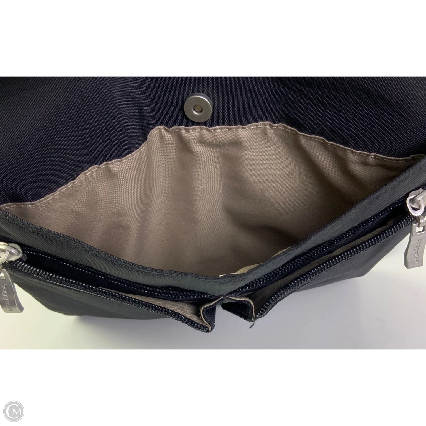 Crossbody By Baggallini, Size: Medium