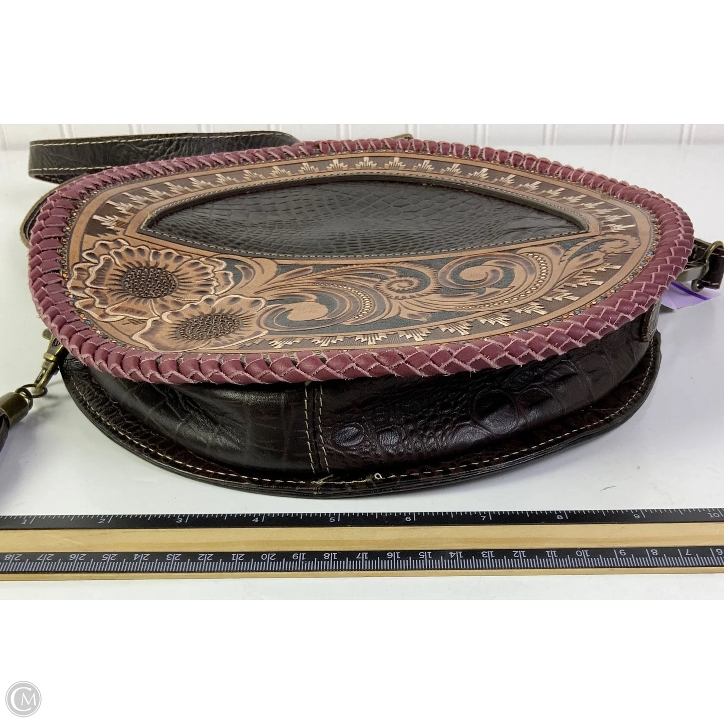 Crossbody By Clothes Mentor, Size: Medium
