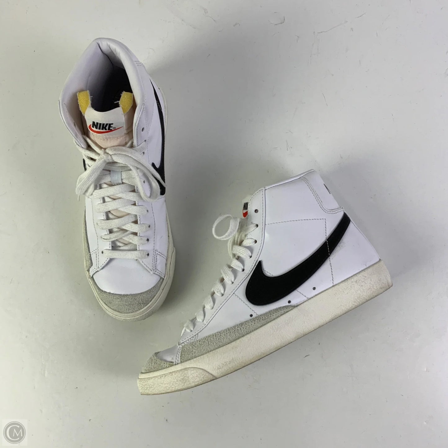 Shoes Sneakers By Nike In White, Size: 8.5