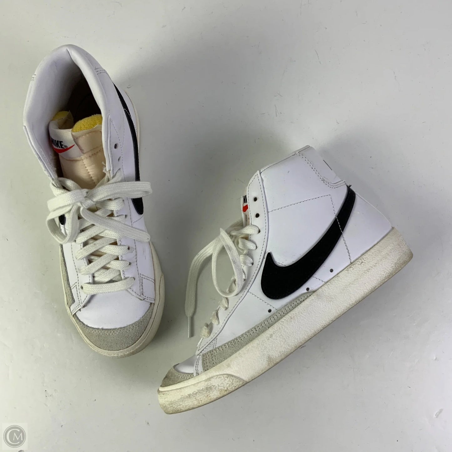 Shoes Sneakers By Nike In White, Size: 7