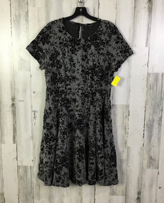 Dress Work By Torrid In Black & Grey, Size: Xl