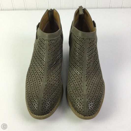 Boots Ankle Flats By Comfortiva In Brown, Size: 7