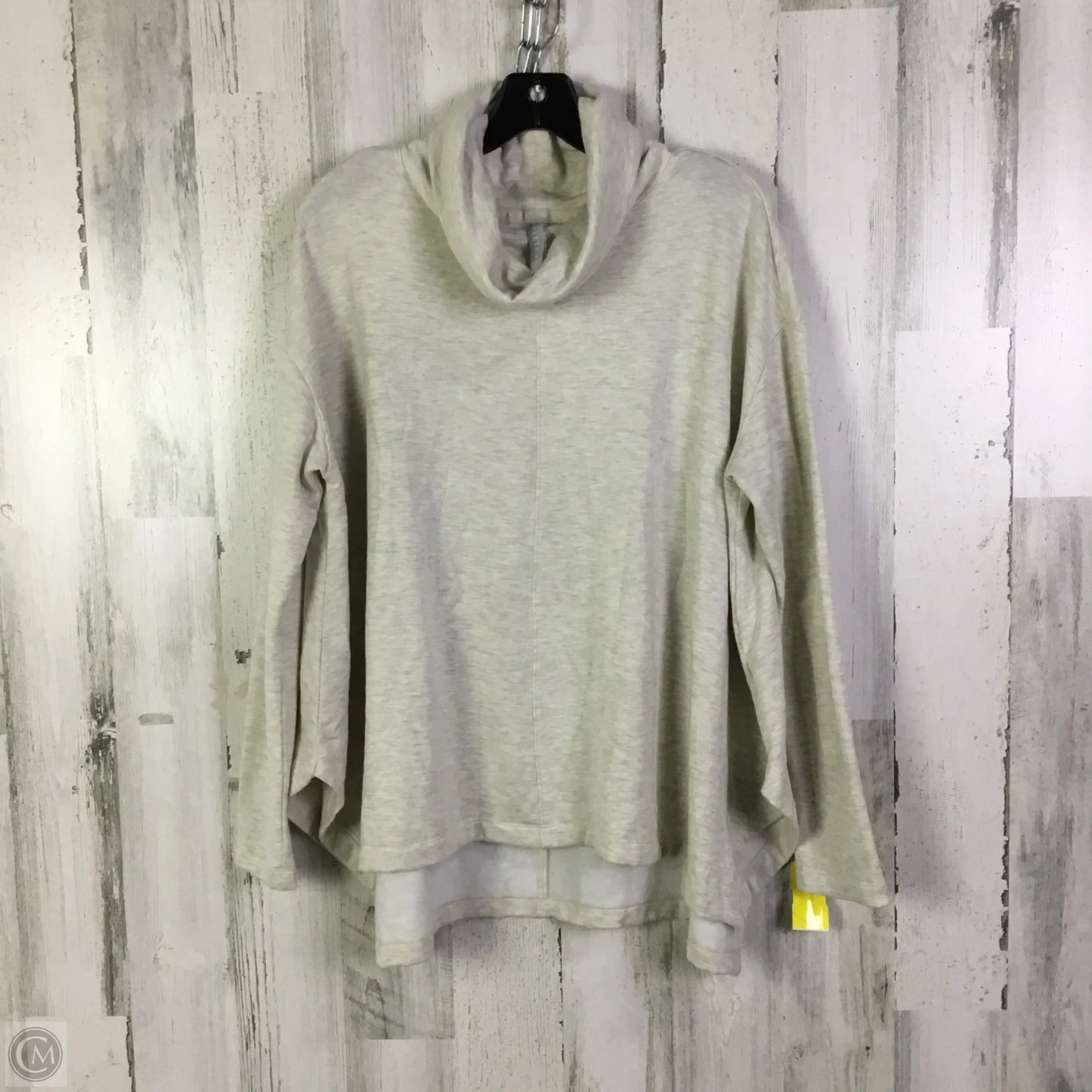 Top Long Sleeve By Athleta In Cream, Size: S