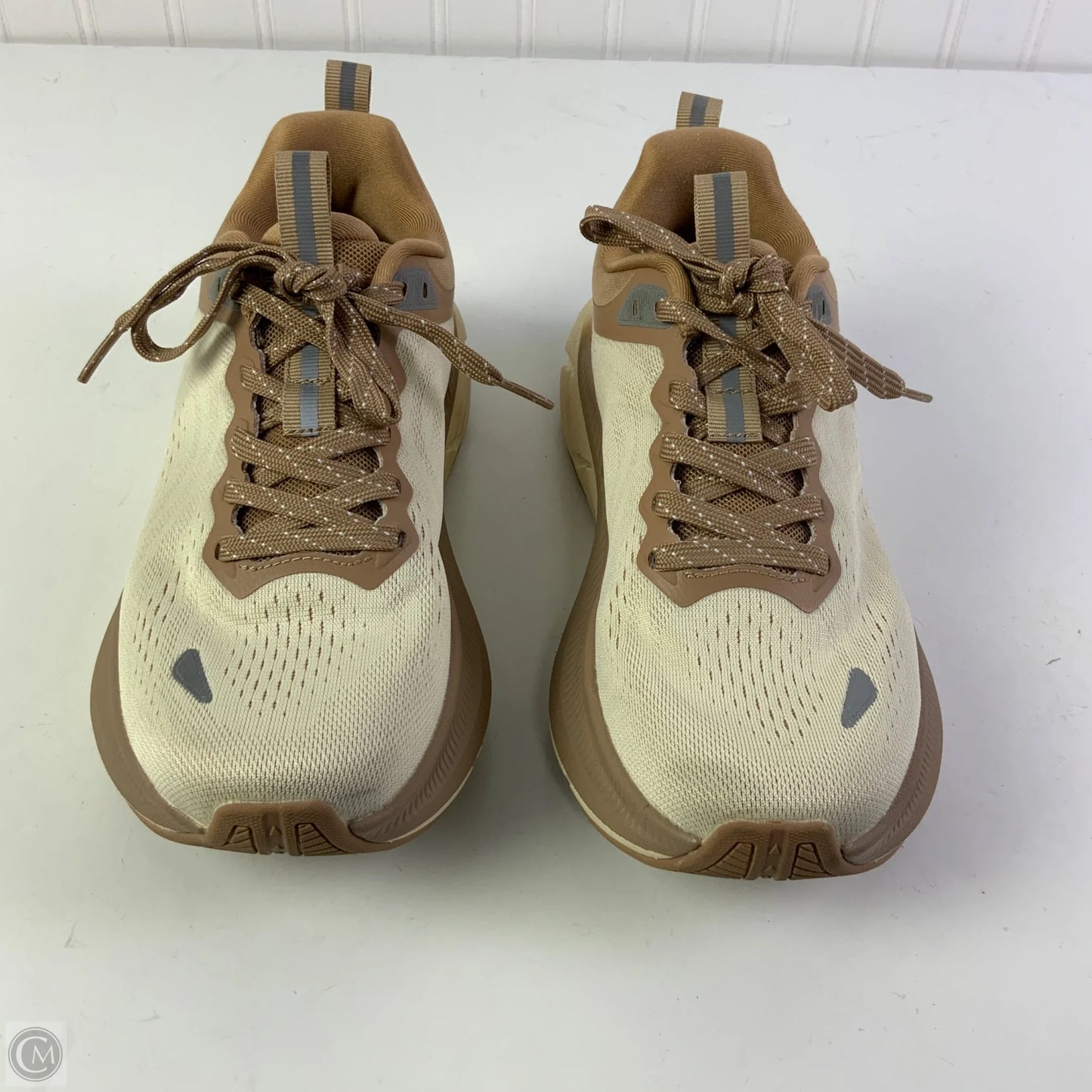 Shoes Athletic By Clothes Mentor In Cream, Size: 8