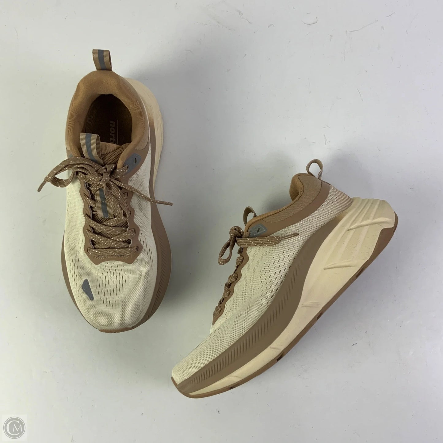 Shoes Athletic By Clothes Mentor In Cream, Size: 8
