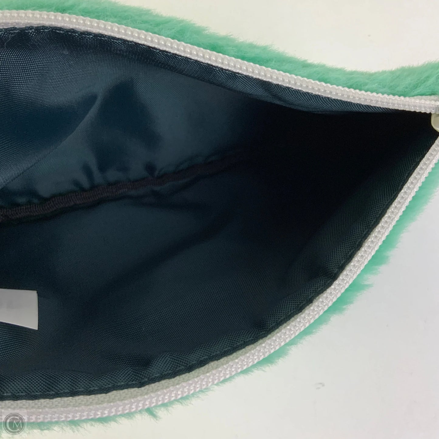Wristlet By Kavu, Size: Medium