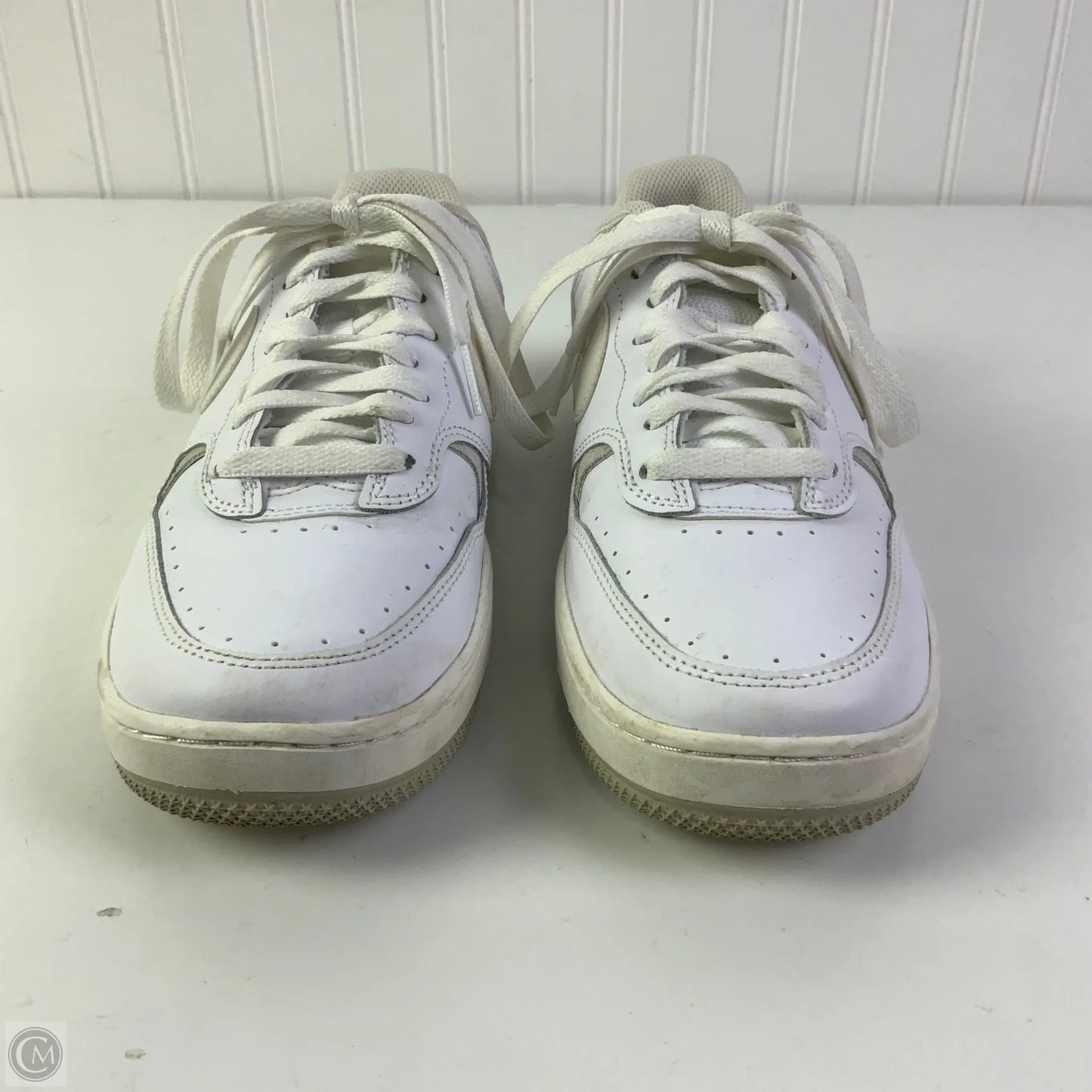 Shoes Sneakers By Nike In White, Size: 8.5