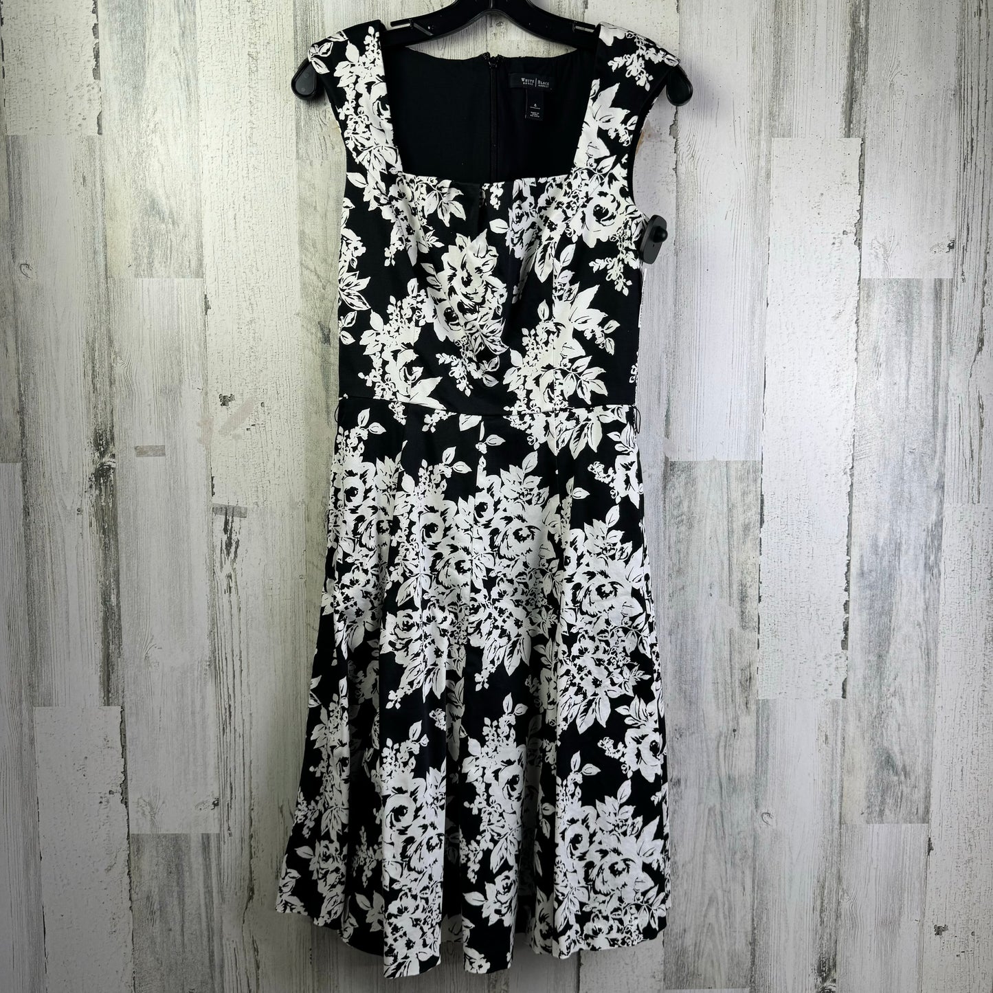 Black & White Dress Casual Short White House Black Market, Size S