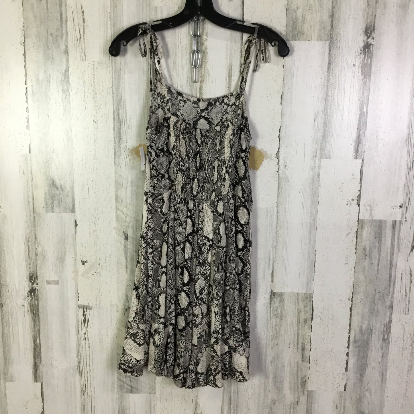 Dress Casual Short By Express In Snakeskin Print, Size: S