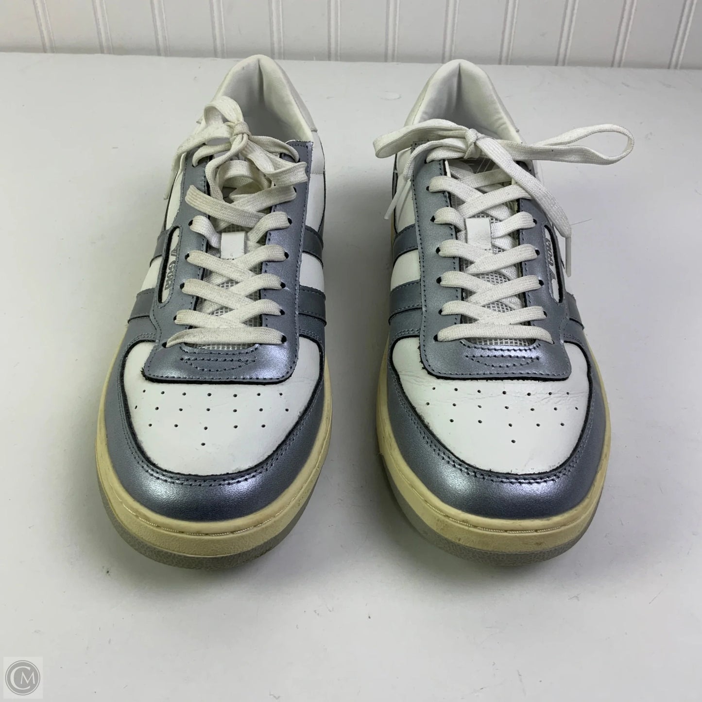 Shoes Sneakers By Gola In Grey & White, Size: 10