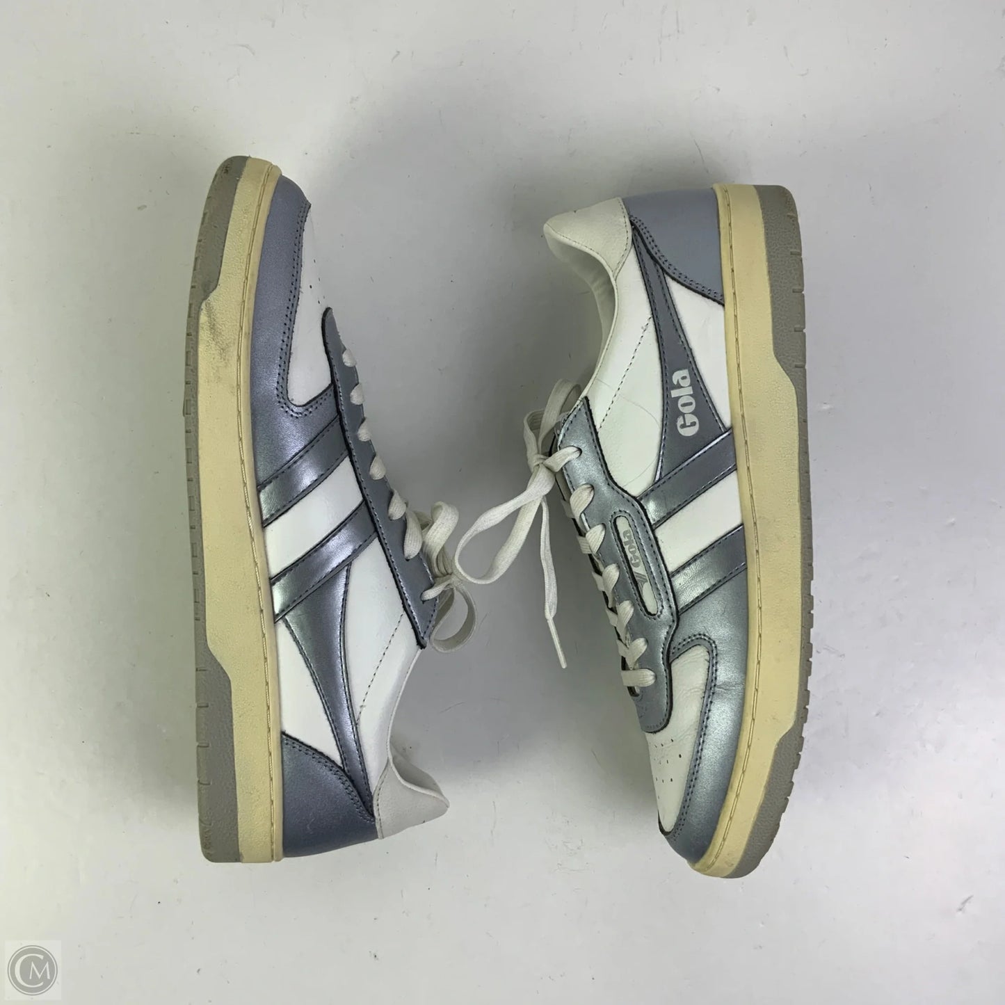 Shoes Sneakers By Gola In Grey & White, Size: 10