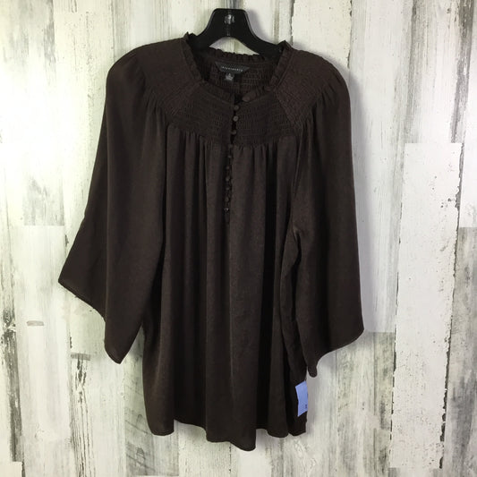 Top 3/4 Sleeve By Investments In Brown, Size: L