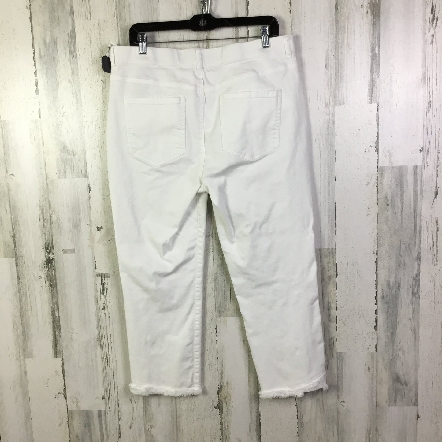 Jeans Cropped By Clothes Mentor In White, Size: 16