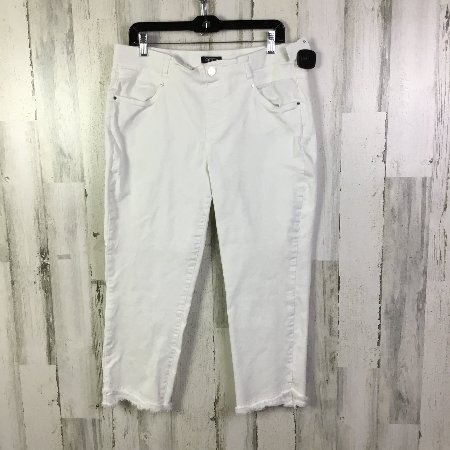 Jeans Cropped By Clothes Mentor In White, Size: 16