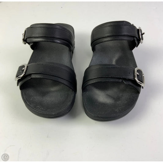 Sandals Flats By Fitflop In Black, Size: 9