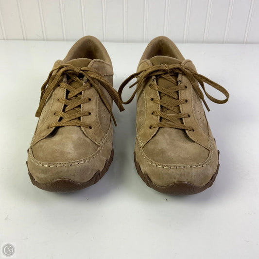 Shoes Sneakers By Skechers In Tan, Size: 9