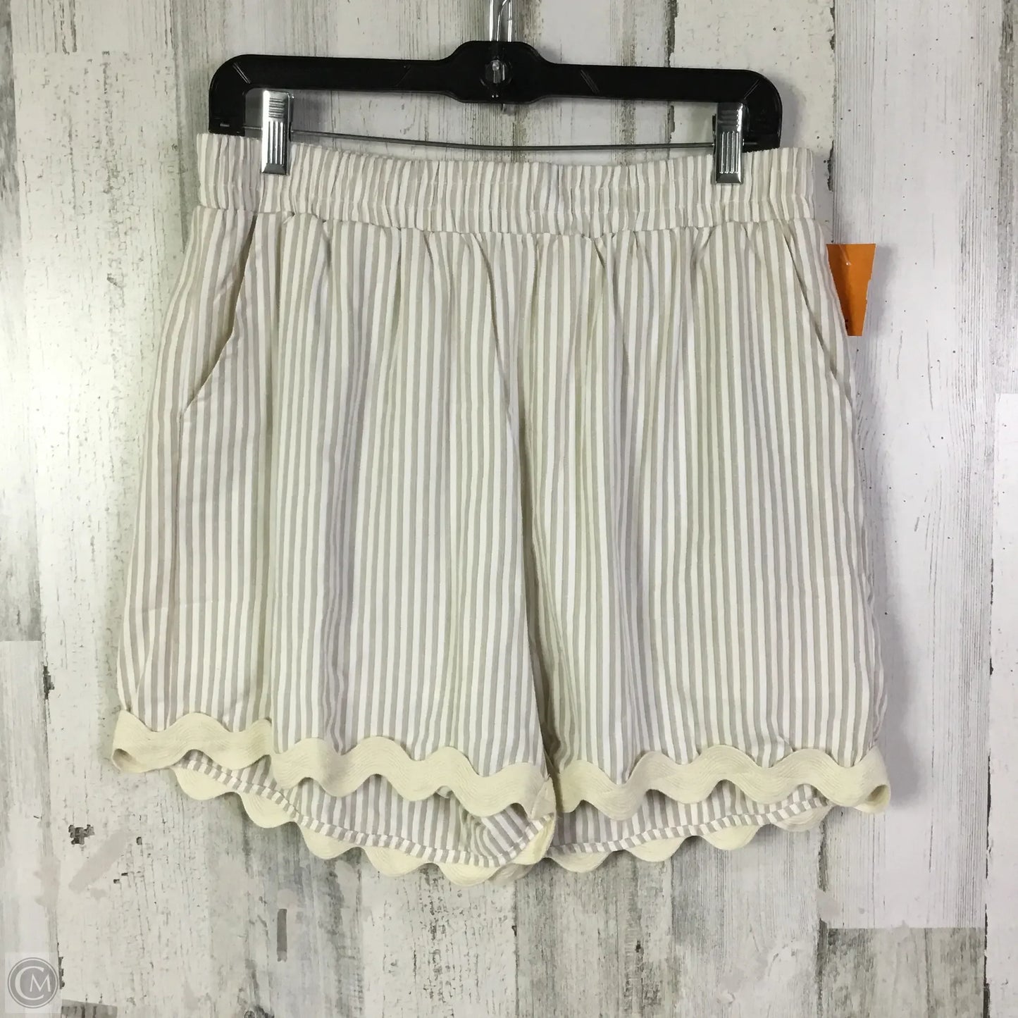 Shorts By Entro In Cream & White, Size: 12