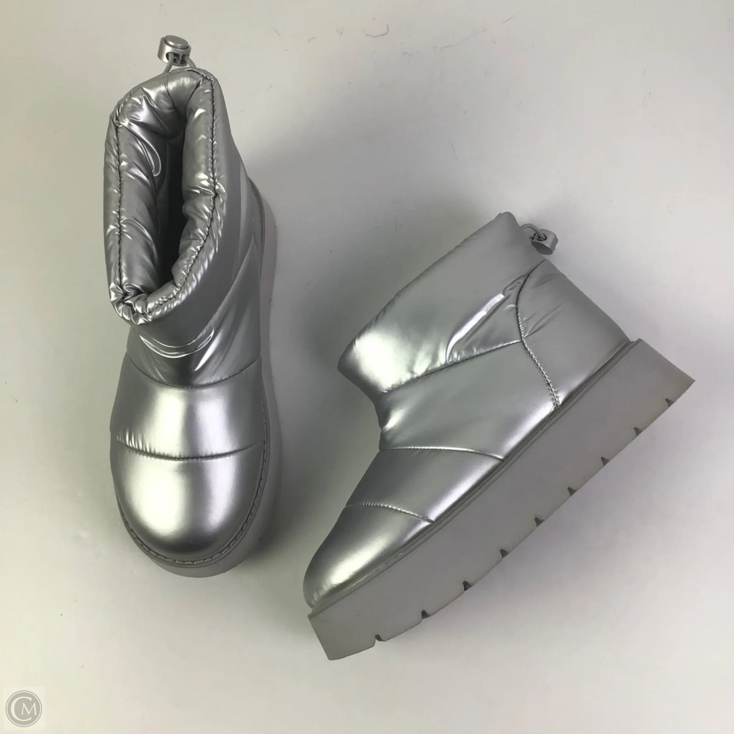 Boots Snow By Clothes Mentor In Silver, Size: 8