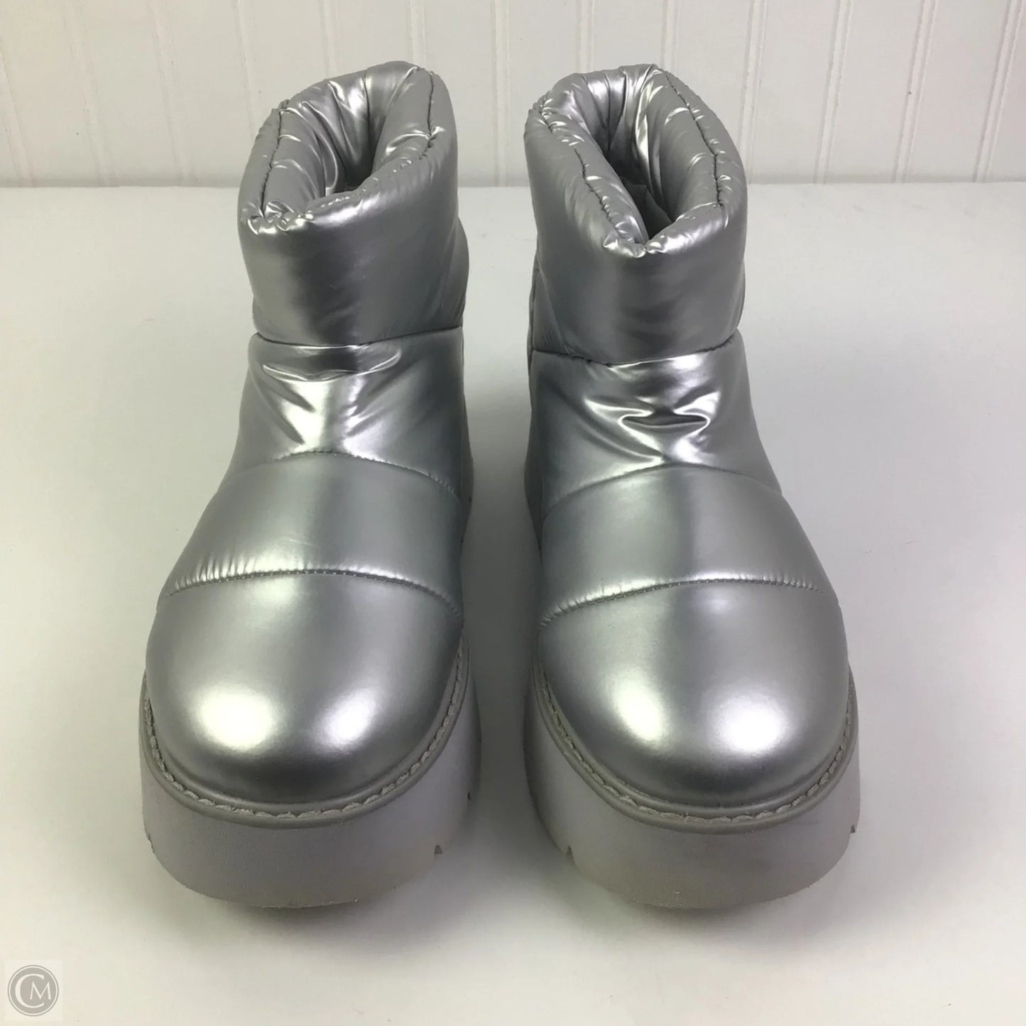 Boots Snow By Clothes Mentor In Silver, Size: 8