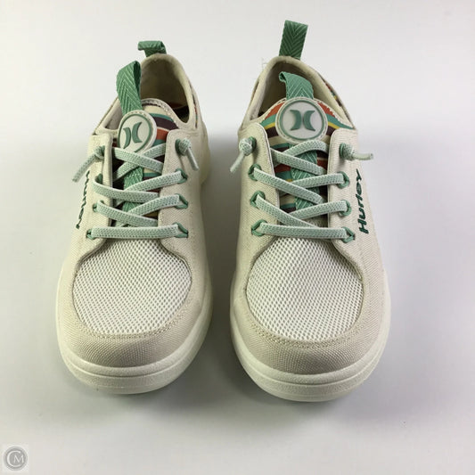 Shoes Sneakers By Clothes Mentor In Cream, Size: 6