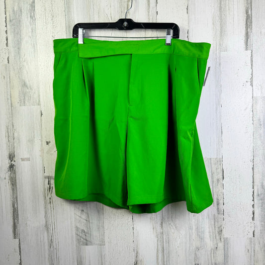 Green Shorts future collective, Size 20