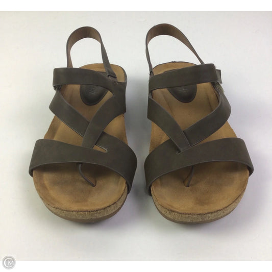 Sandals Flats By Sofft In Brown, Size: 6