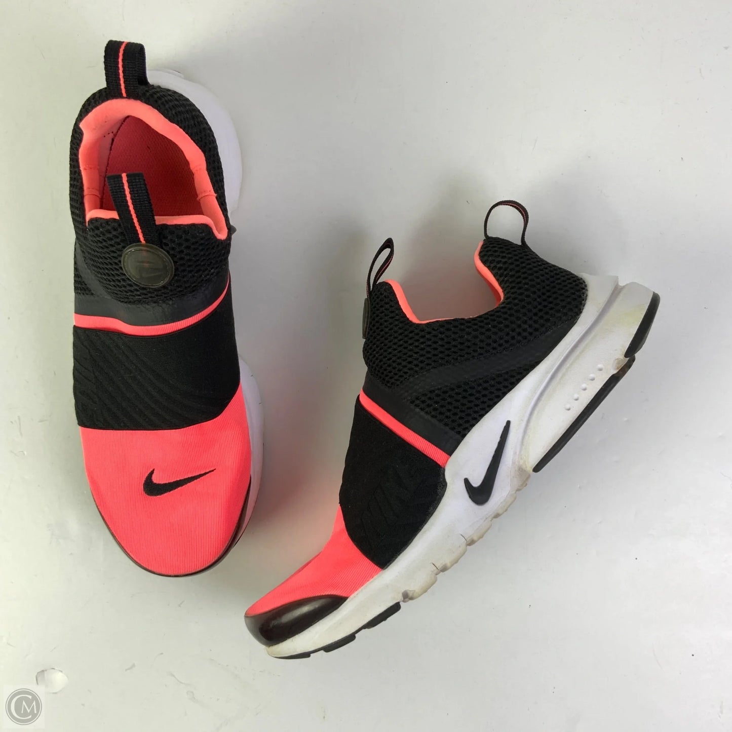 Shoes Athletic By Nike In Black & Pink, Size: 8.5