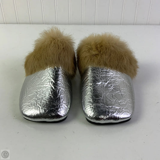 Shoes Flats By Cmf In Silver, Size: 10