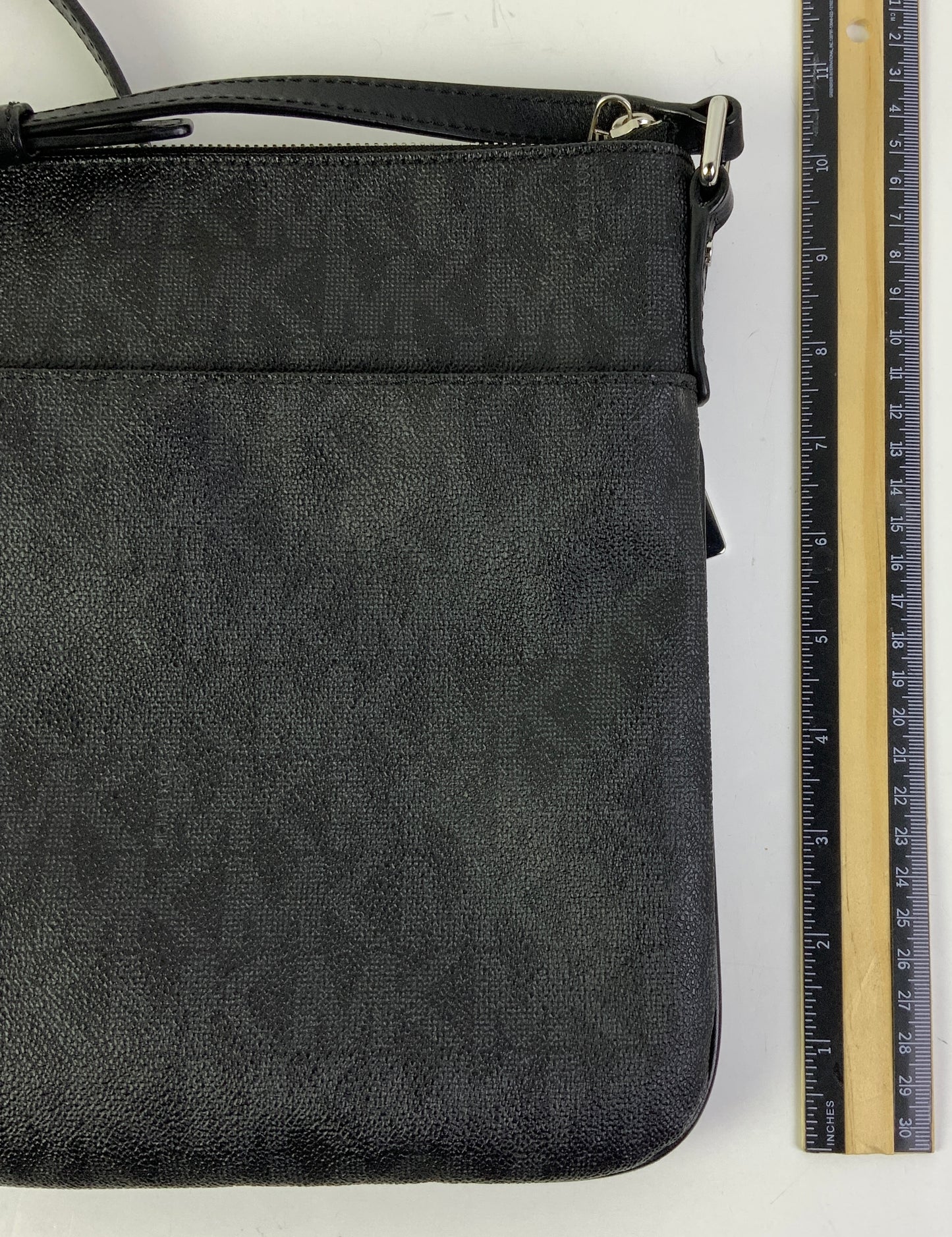 Crossbody Designer By Michael Kors In Black, Size:Medium