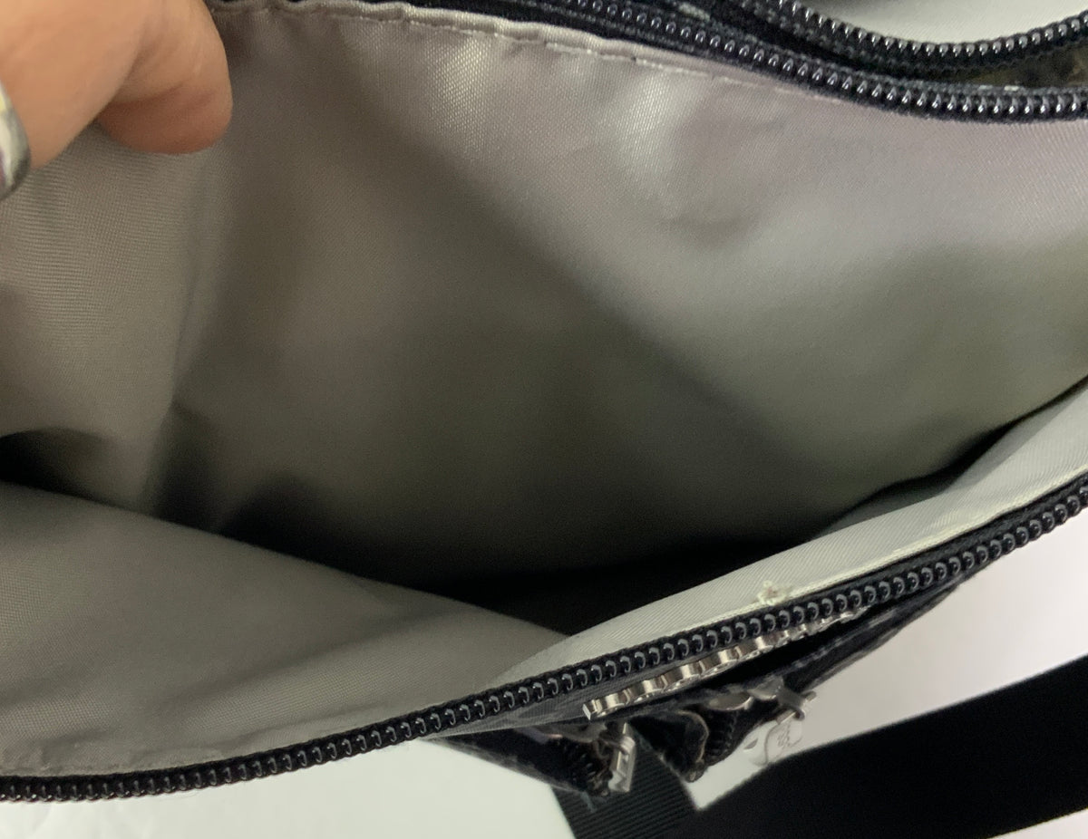 Crossbody By Baggallini, Size: Medium