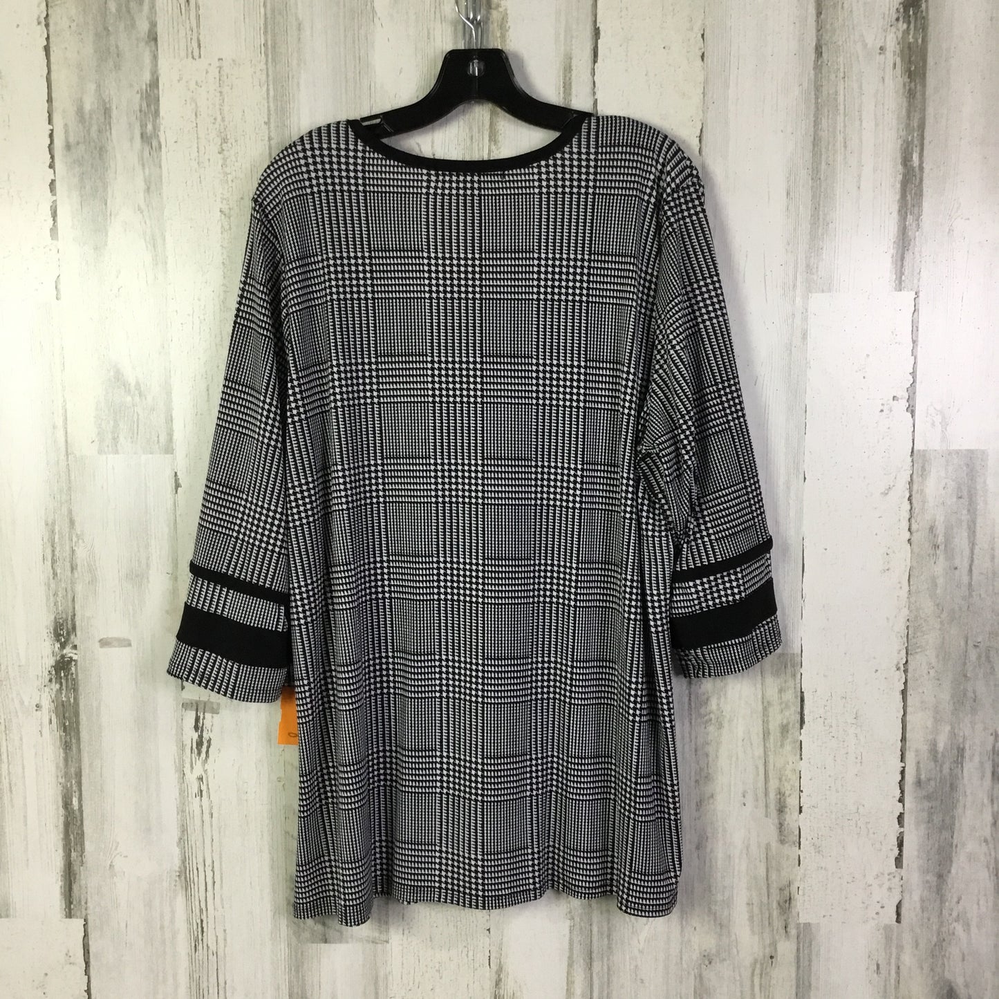 Top 3/4 Sleeve By Clothes Mentor In Black & White, Size:2X