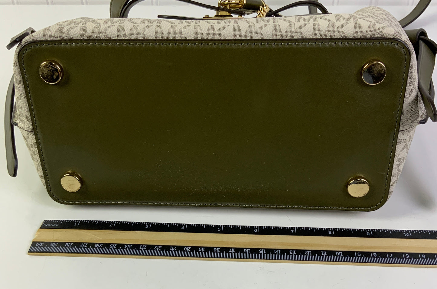 Handbag Designer By Michael Kors In Cream & Green, Size:Medium