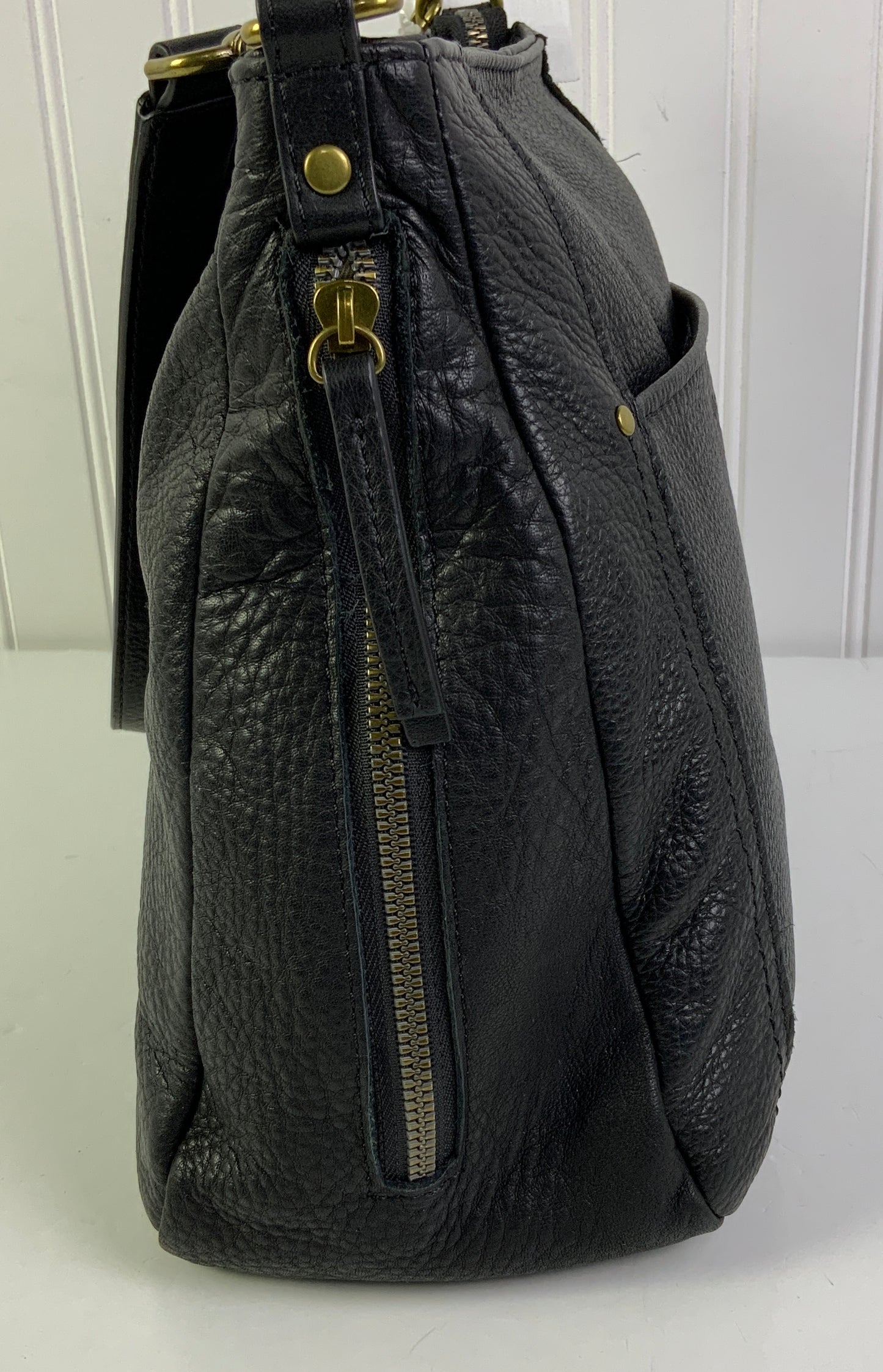 Handbag Leather By Clothes Mentor, Size: Medium