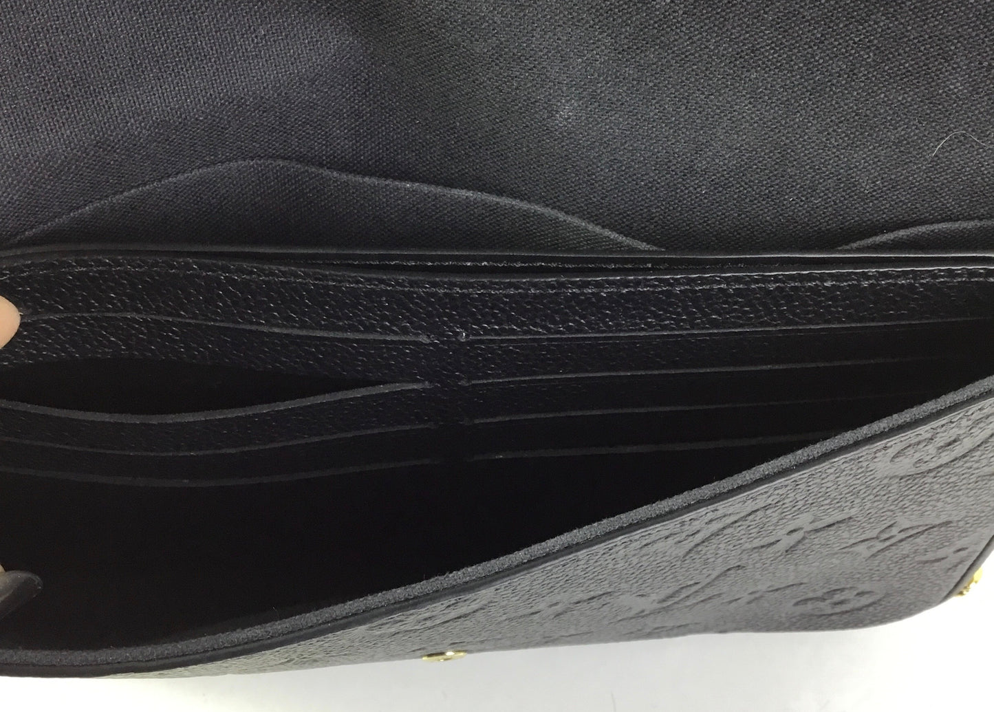 Crossbody Luxury Designer By Louis Vuitton In Black, Size:Small