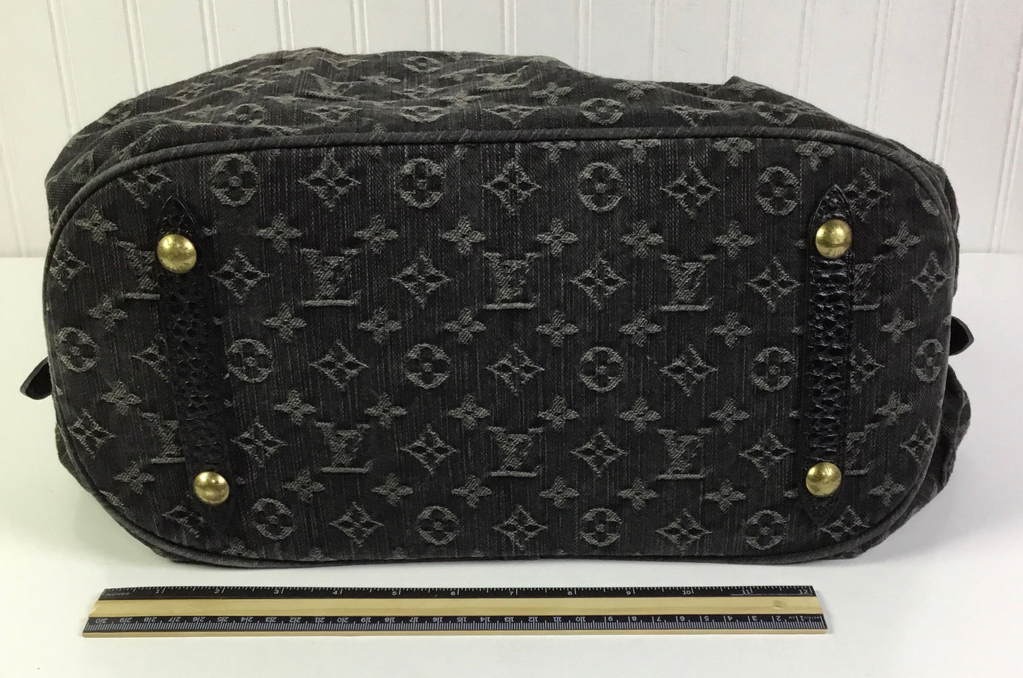 Handbag Luxury Designer By Louis Vuitton In Black, Size:Large